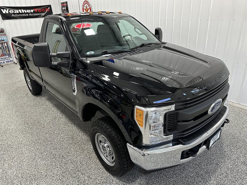 2017 Ford F-250 Super Duty XL   - Photo 24 - Rochelle, IL 61068