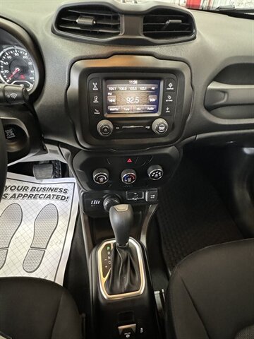 2019 Jeep Renegade Sport   - Photo 17 - Rochelle, IL 61068