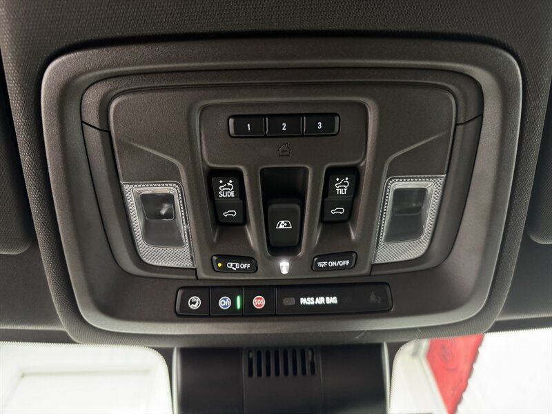 2025 GMC Sierra 1500 SLT X31 Off Road Pkg - Photo 10 - Rochelle, IL 61068