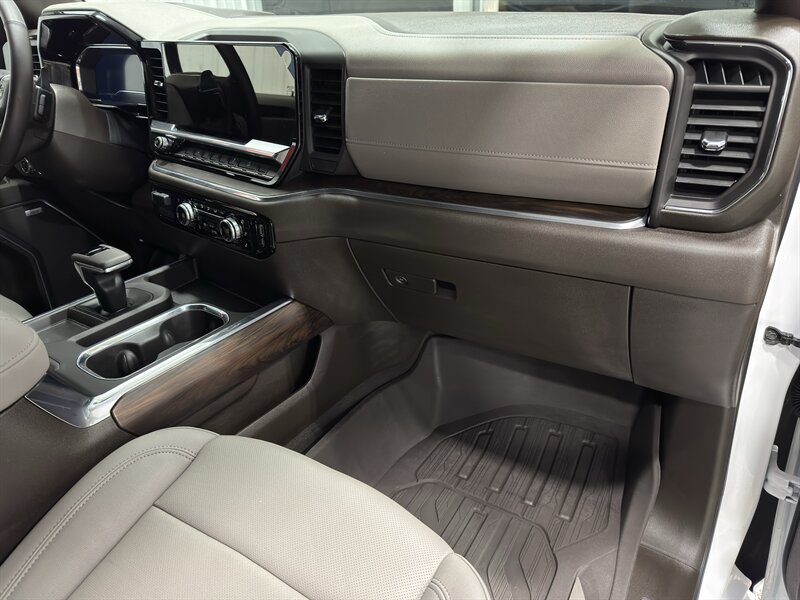 2025 GMC Sierra 1500 SLT X31 Off Road Pkg - Photo 23 - Rochelle, IL 61068