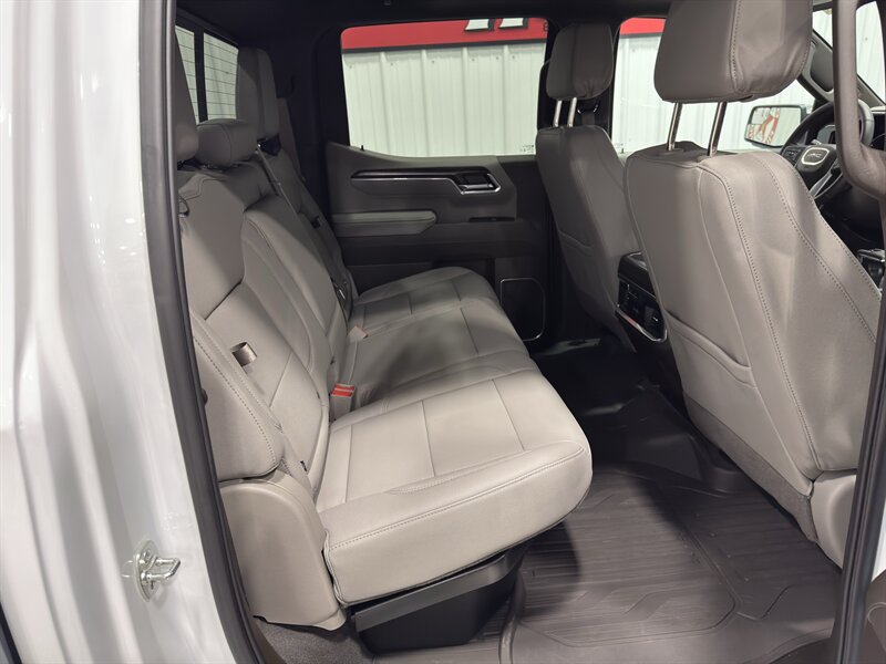 2025 GMC Sierra 1500 SLT X31 Off Road Pkg - Photo 22 - Rochelle, IL 61068