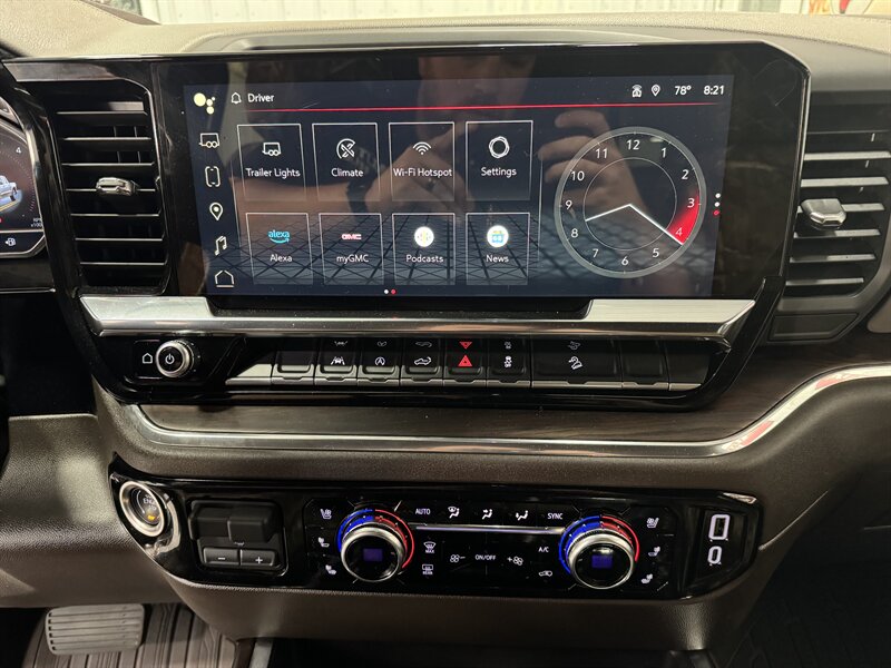 2025 GMC Sierra 1500 SLT X31 Off Road Pkg - Photo 9 - Rochelle, IL 61068