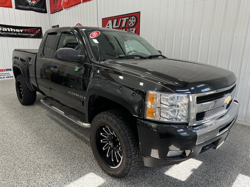 2009 Chevrolet Silverado 1500 LT   - Photo 8 - Rochelle, IL 61068