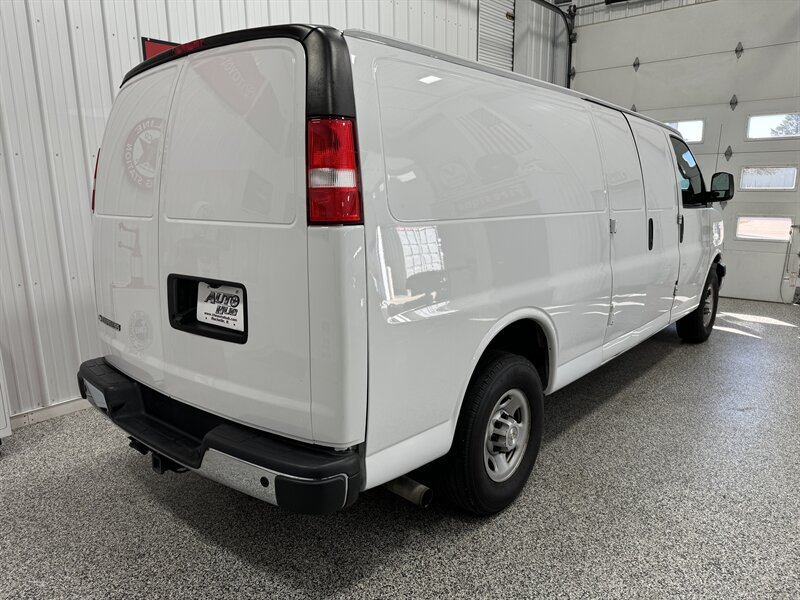 2020 Chevrolet Express 3500   - Photo 8 - Rochelle, IL 61068