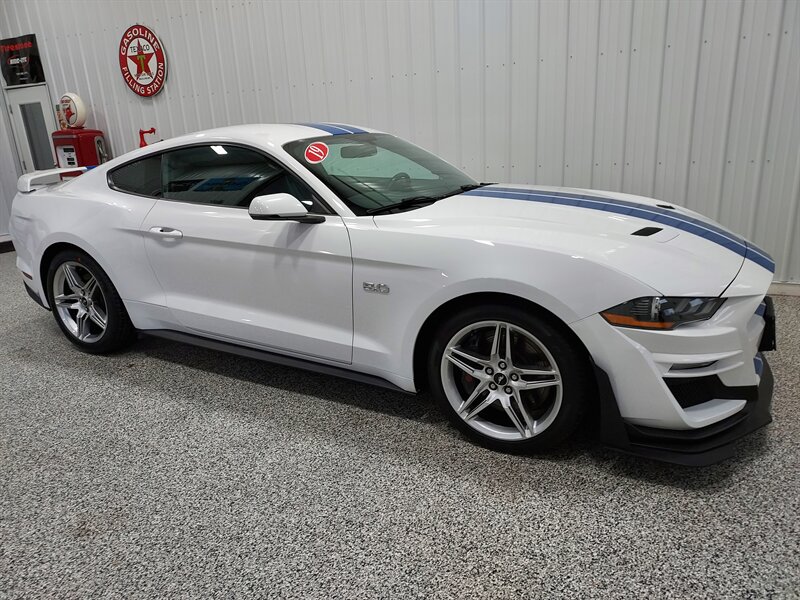 2019 Ford Mustang GT Premium  Track Pack - Photo 3 - Rochelle, IL 61068
