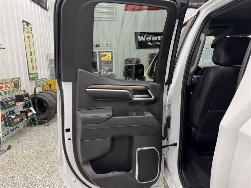 2022 Chevrolet Silverado 1500 LT - Photo 25 - Rochelle, IL 61068