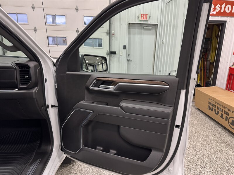 2022 Chevrolet Silverado 1500 LT - Photo 27 - Rochelle, IL 61068