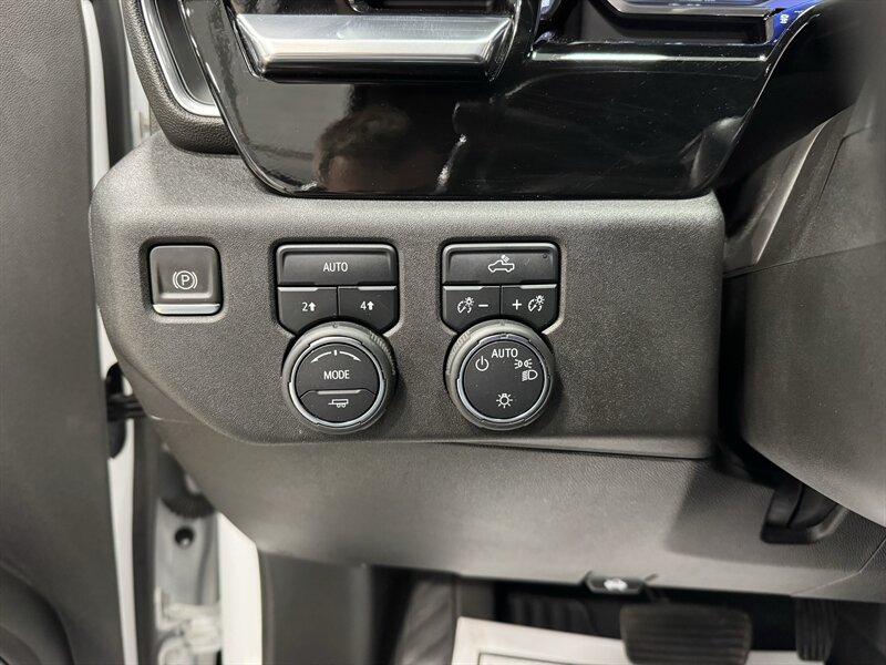 2022 Chevrolet Silverado 1500 LT - Photo 11 - Rochelle, IL 61068