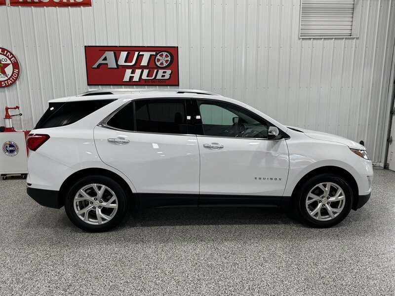 2019 Chevrolet Equinox Premier   - Photo 8 - Rochelle, IL 61068