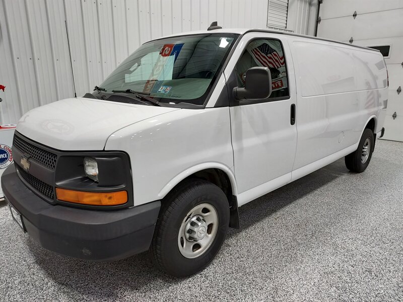 2016 Chevrolet Express 3500  extended - Photo 3 - Rochelle, IL 61068