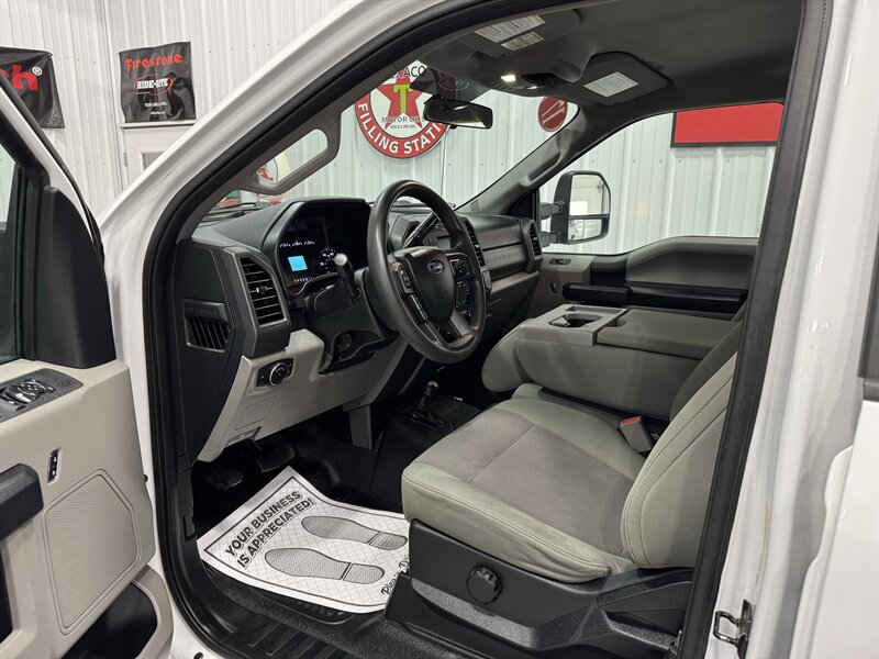 2017 Ford F-250 Super Duty XL - Photo 6 - Rochelle, IL 61068