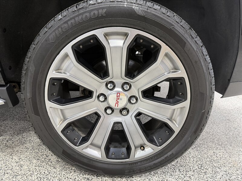 2018 GMC Yukon Denali   - Photo 24 - Rochelle, IL 61068