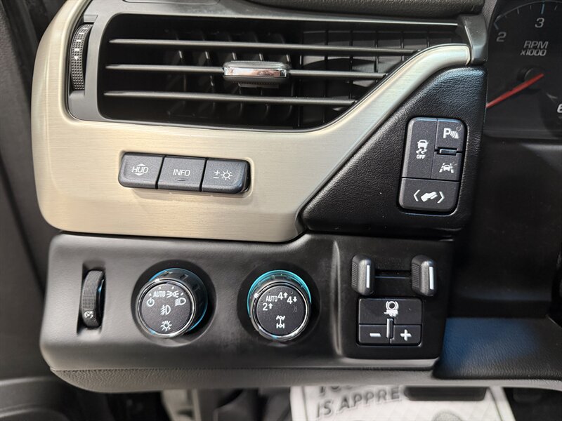 2018 GMC Yukon Denali   - Photo 9 - Rochelle, IL 61068