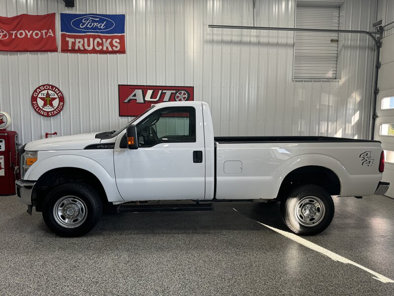 2016 Ford F-350 XL   - Photo 2 - Rochelle, IL 61068