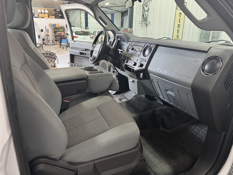 2016 Ford F-350 XL   - Photo 17 - Rochelle, IL 61068