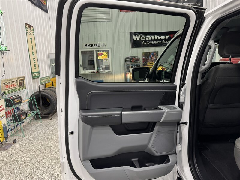 2023 Ford F-150 XLT   - Photo 27 - Rochelle, IL 61068