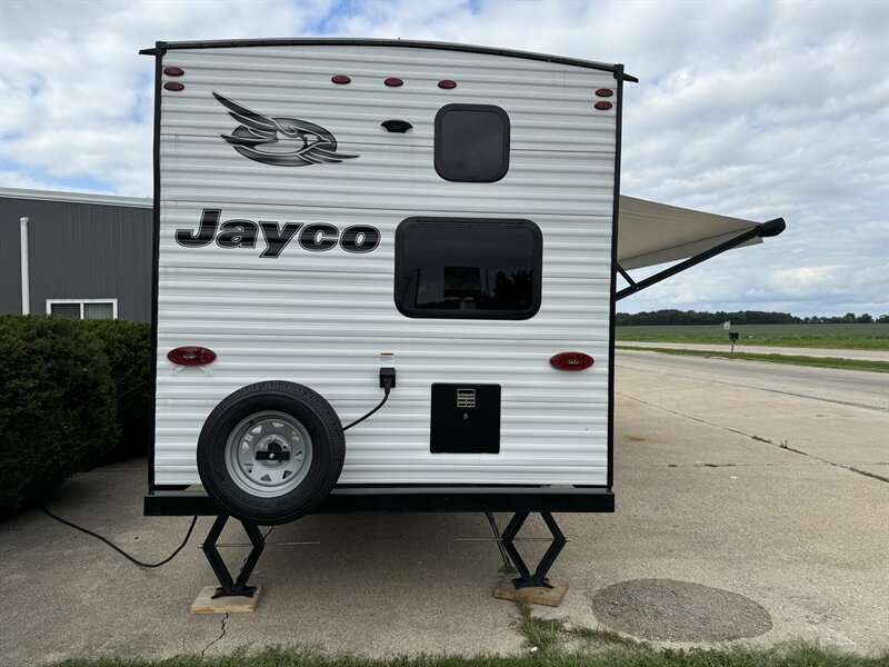 2022 Jayco Jayflight   - Photo 3 - Rochelle, IL 61068