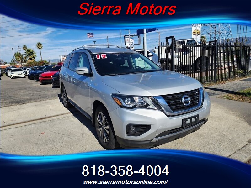 2019 Nissan Pathfinder S  