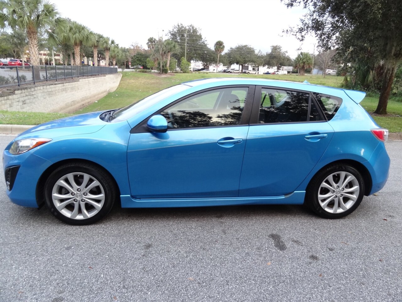 2011 Mazda Mazda3 s Sport   - Photo 16 - Deland, FL 32720