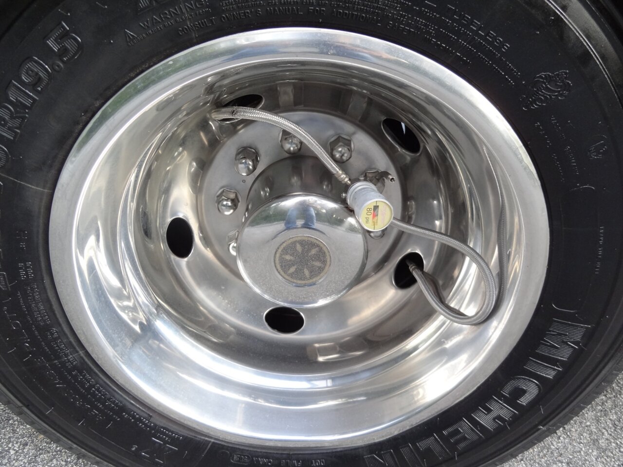 2015 Fleetwood Flair 26D Class A - Photo 32 - Deland, FL 32720