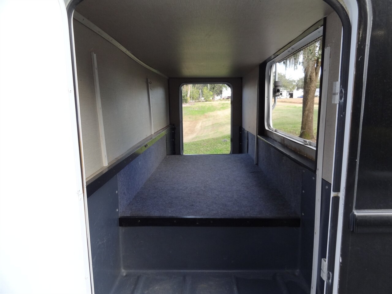 2015 Fleetwood Flair 26D Class A - Photo 25 - Deland, FL 32720