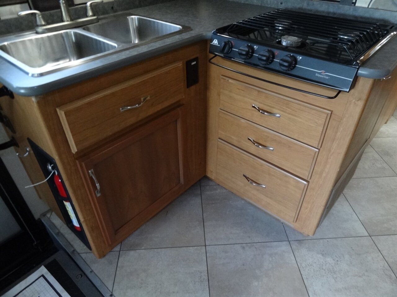 2015 Fleetwood Flair 26D Class A - Photo 53 - Deland, FL 32720