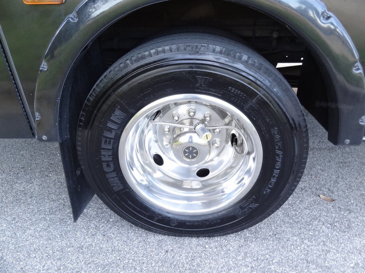 2015 Fleetwood Flair 26D Class A - Photo 33 - Deland, FL 32720