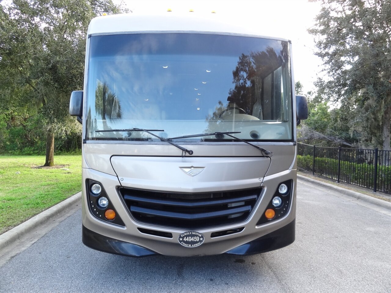 2015 Fleetwood Flair 26D Class A - Photo 4 - Deland, FL 32720