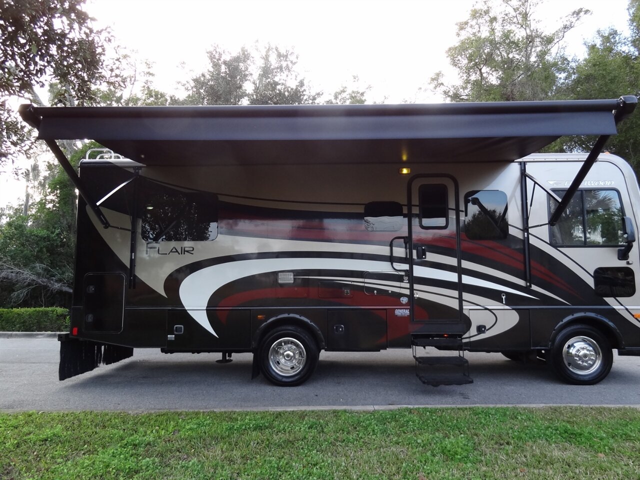 2015 Fleetwood Flair 26D Class A - Photo 37 - Deland, FL 32720