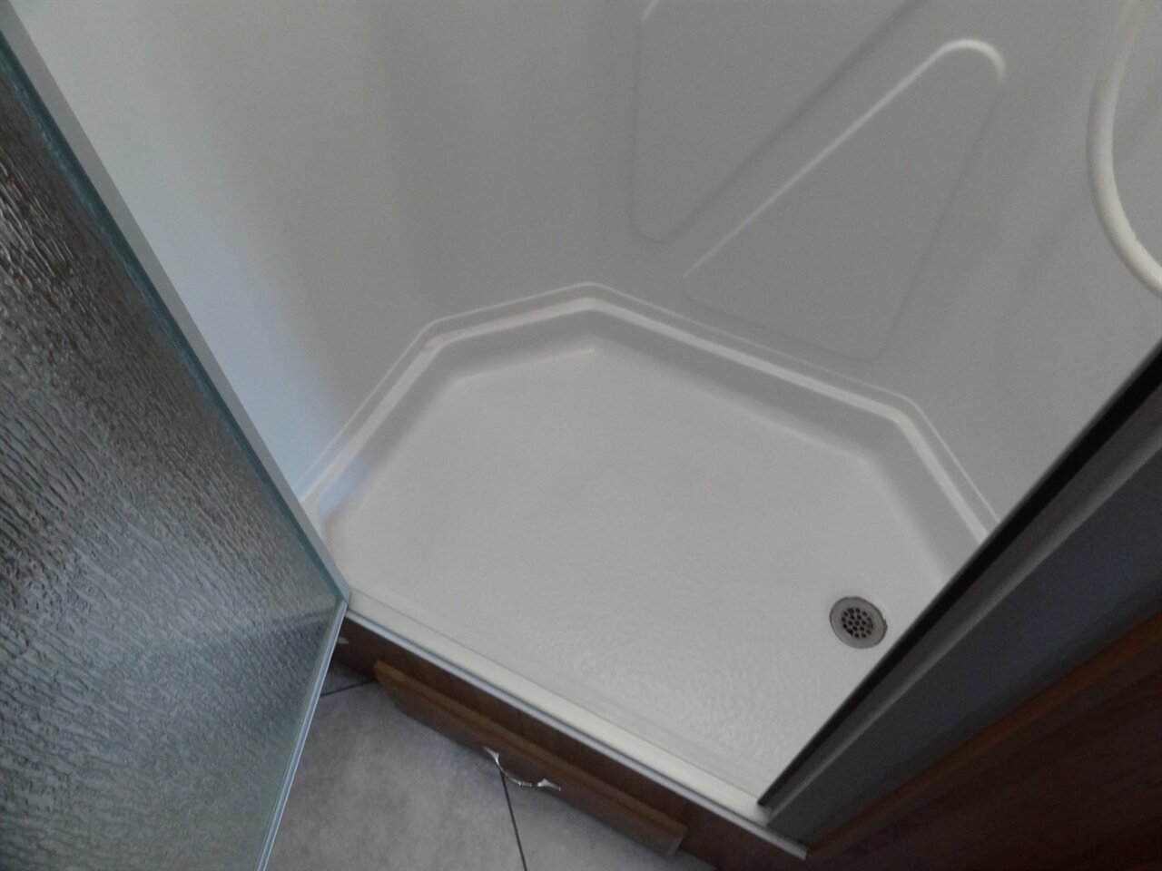 2015 Fleetwood Flair 26D Class A - Photo 57 - Deland, FL 32720