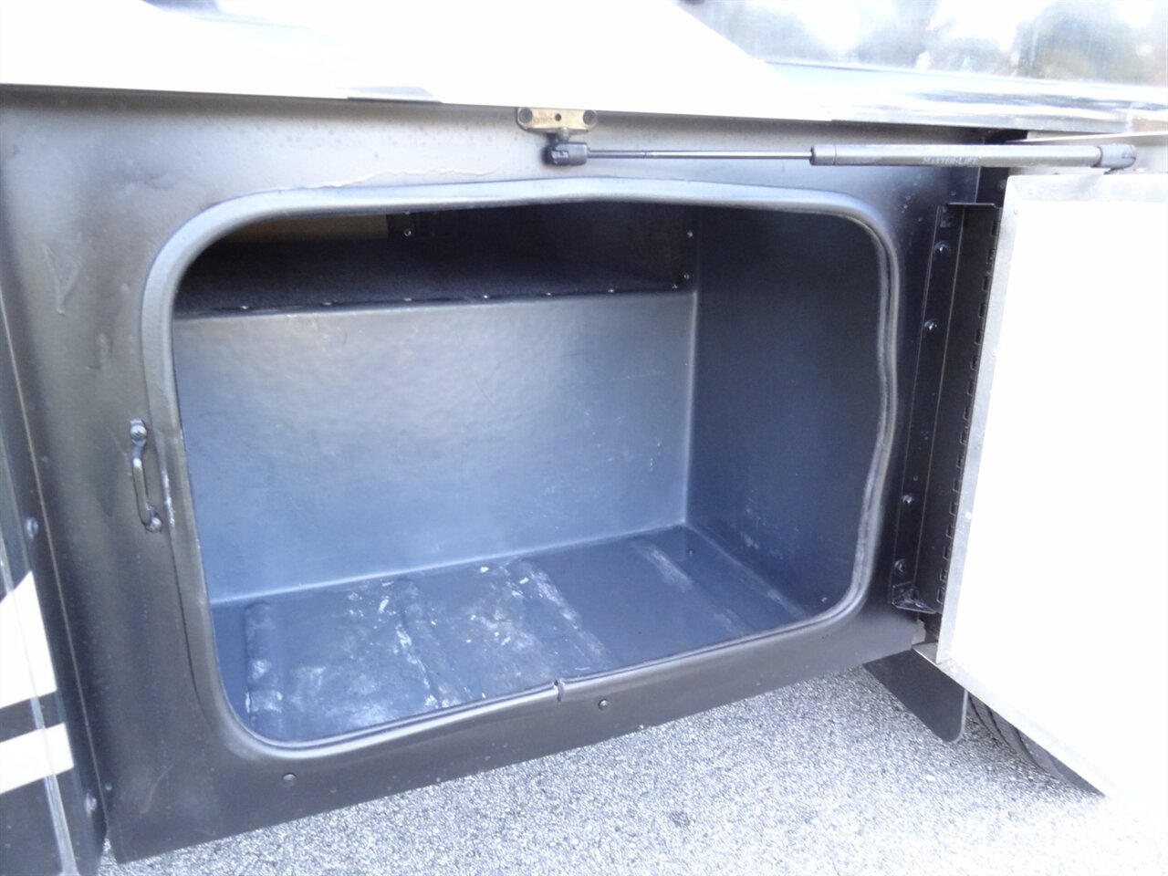 2015 Fleetwood Flair 26D Class A - Photo 17 - Deland, FL 32720