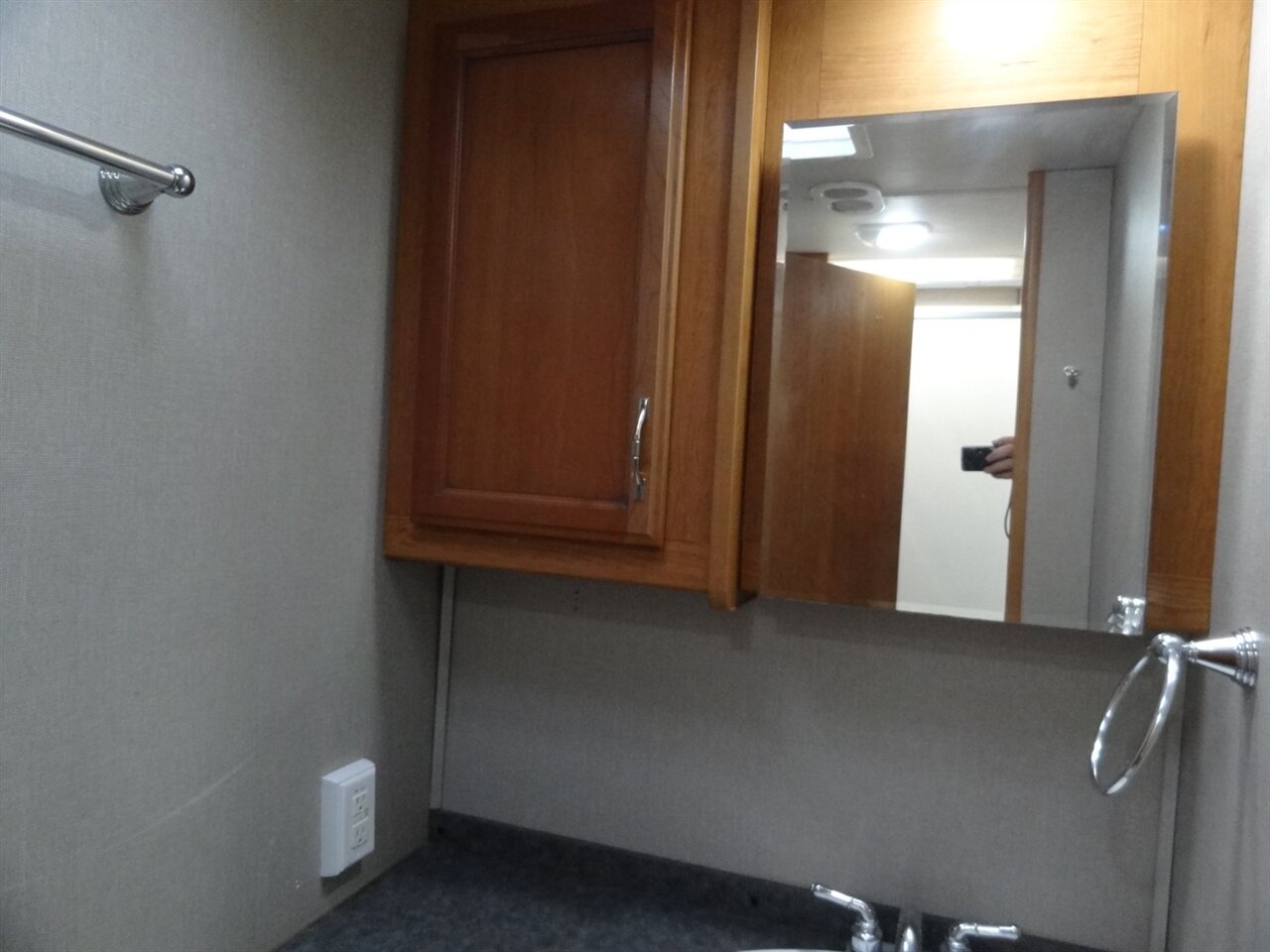 2015 Fleetwood Flair 26D Class A - Photo 60 - Deland, FL 32720