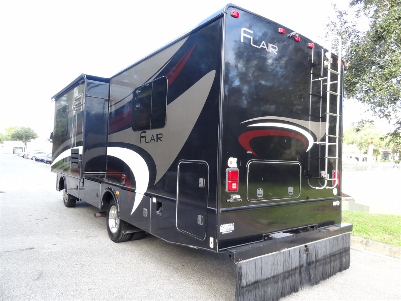 2015 Fleetwood Flair 26D Class A - Photo 11 - Deland, FL 32720