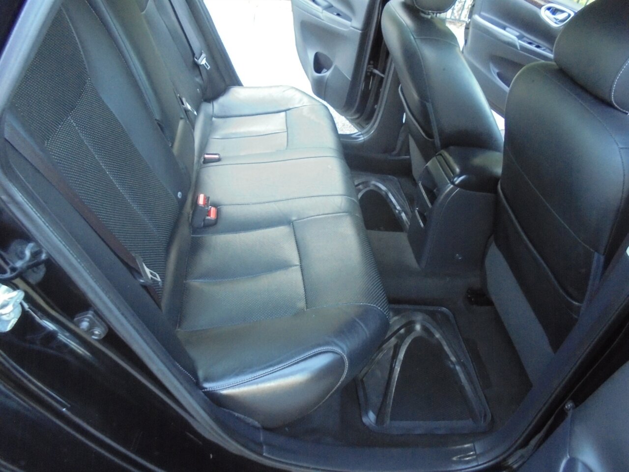 2014 Nissan Sentra SL  Luxury  pure drive - Photo 36 - Deland, FL 32720