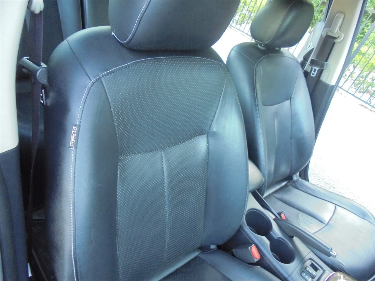 2014 Nissan Sentra SL  Luxury  pure drive - Photo 39 - Deland, FL 32720