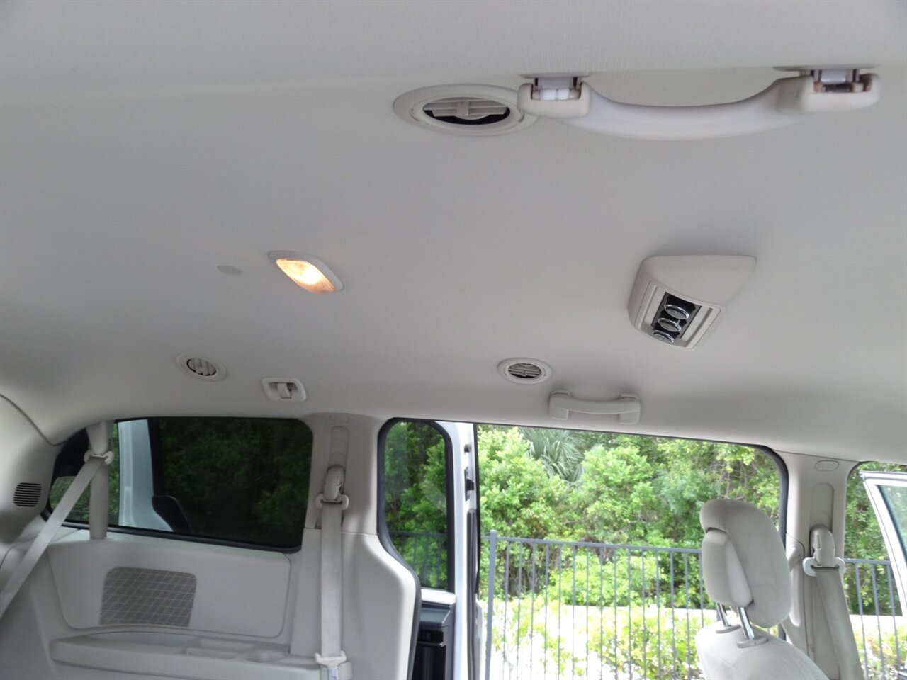 2014 Dodge Grand Caravan SE  Braun Entervan handicap van - Photo 44 - Deland, FL 32720