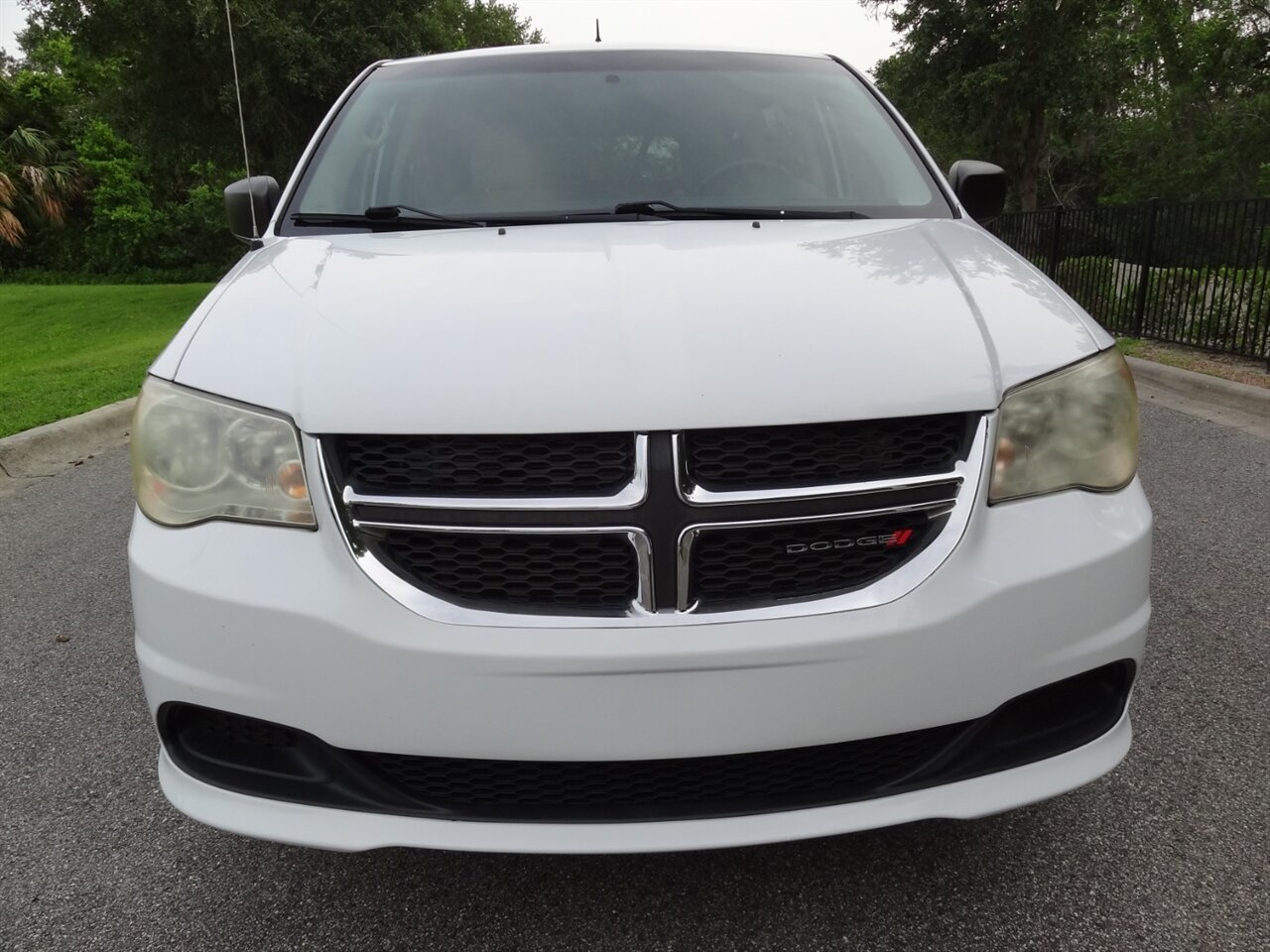 2014 Dodge Grand Caravan SE  Braun Entervan handicap van - Photo 6 - Deland, FL 32720