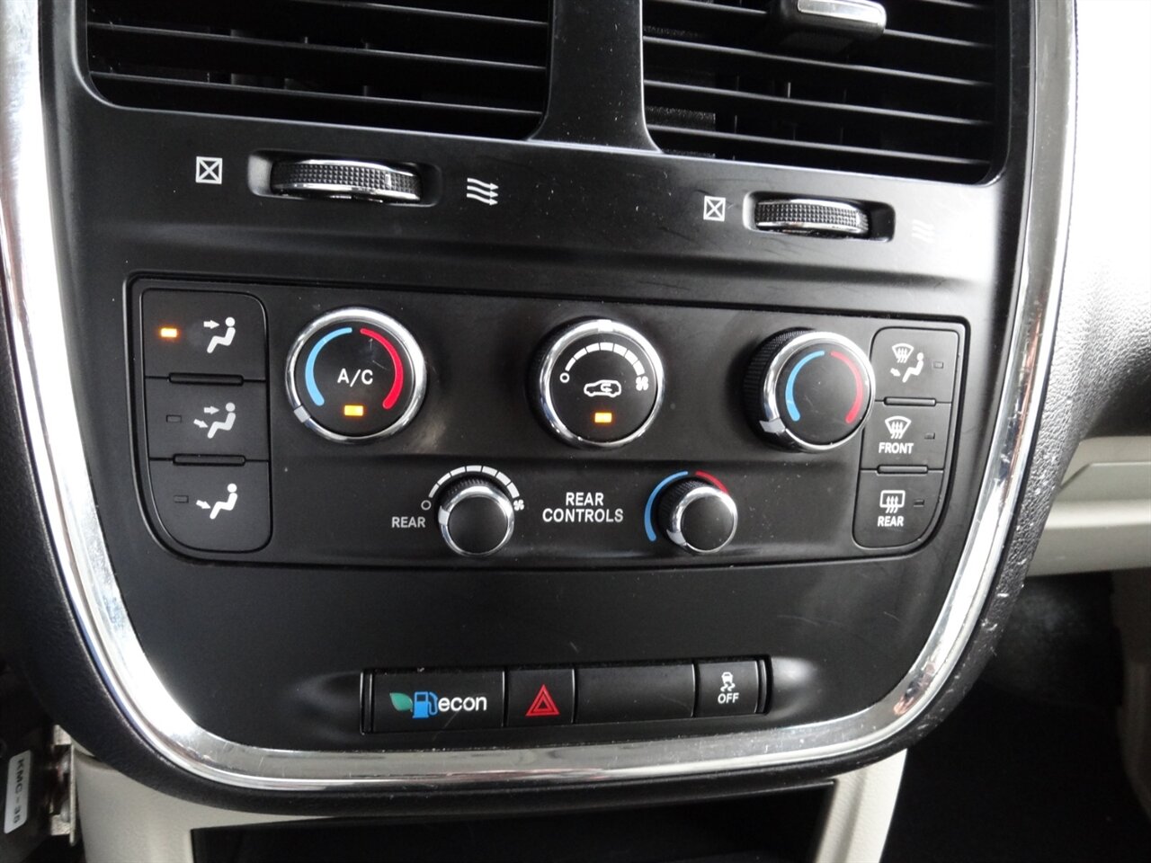 2014 Dodge Grand Caravan SE  Braun Entervan handicap van - Photo 54 - Deland, FL 32720