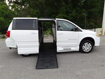 2014 Dodge Grand Caravan SE  Braun Entervan handicap van Van