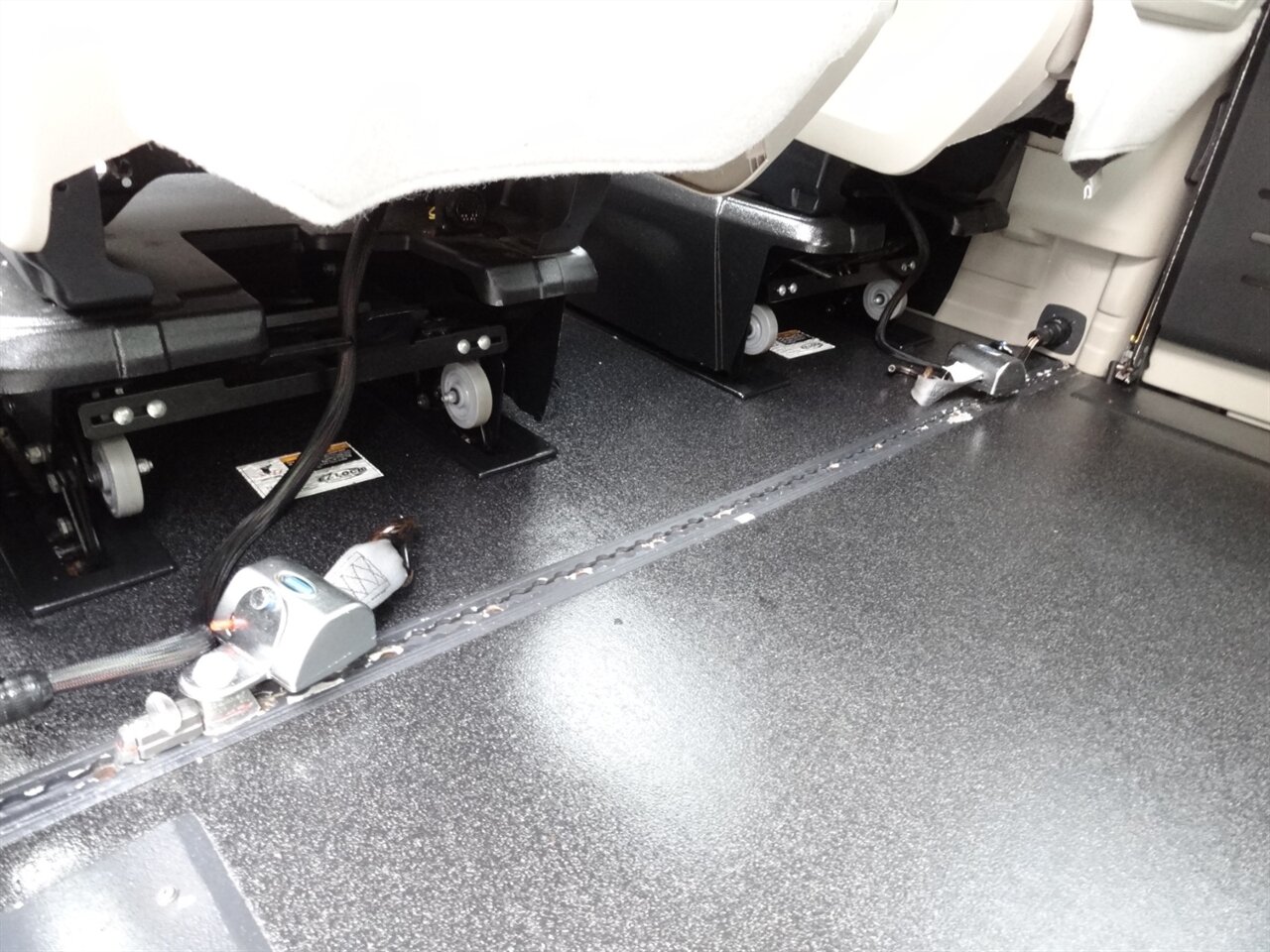 2014 Dodge Grand Caravan SE  Braun Entervan handicap van - Photo 35 - Deland, FL 32720