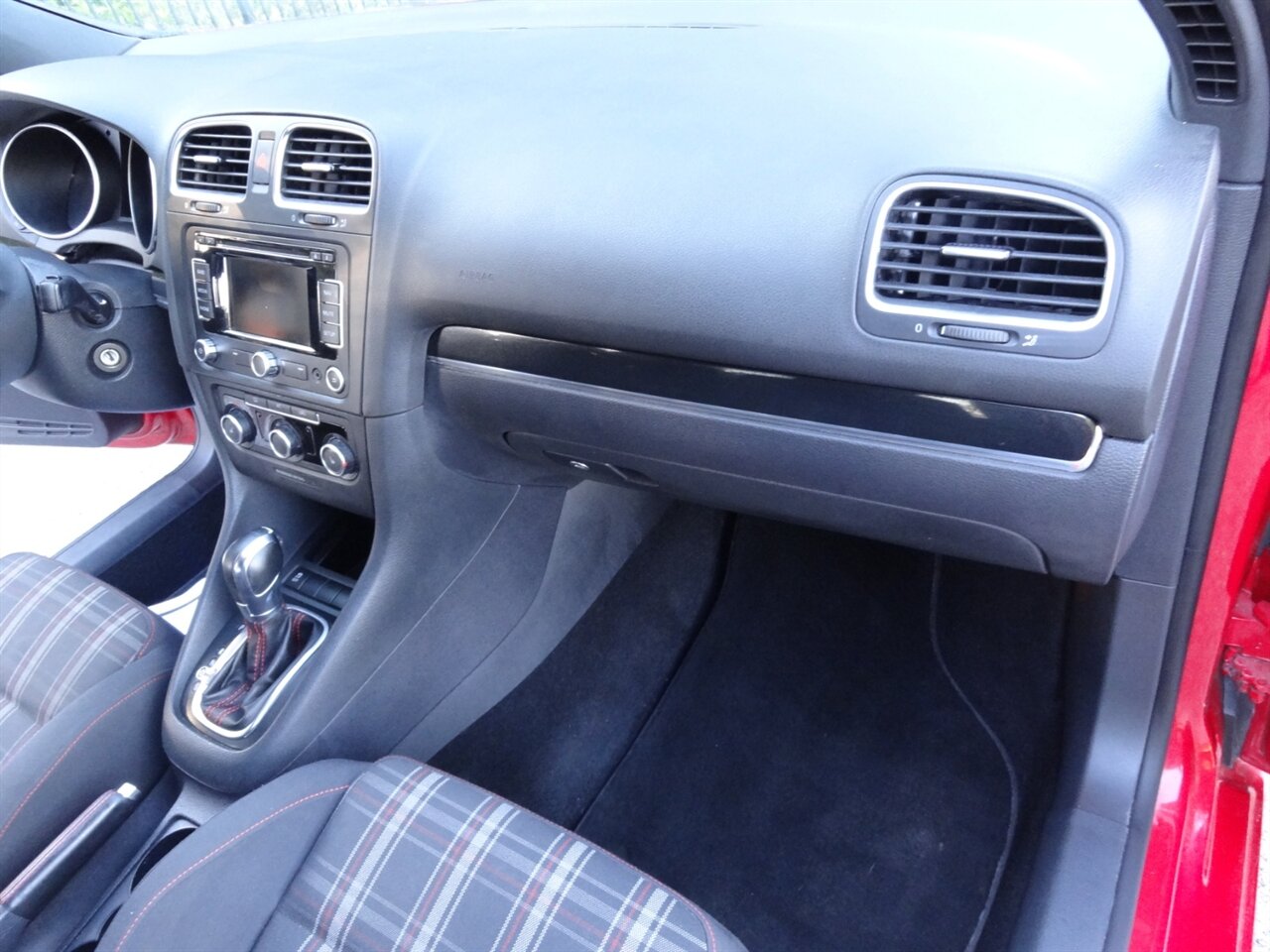 2012 Volkswagen GTI Premium   - Photo 43 - Deland, FL 32720