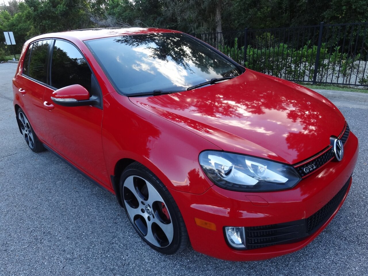 2012 Volkswagen GTI Premium   - Photo 1 - Deland, FL 32720