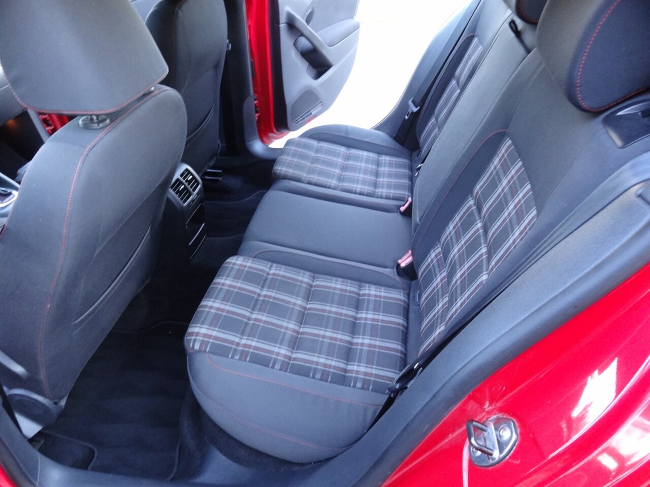 2012 Volkswagen GTI Premium   - Photo 33 - Deland, FL 32720