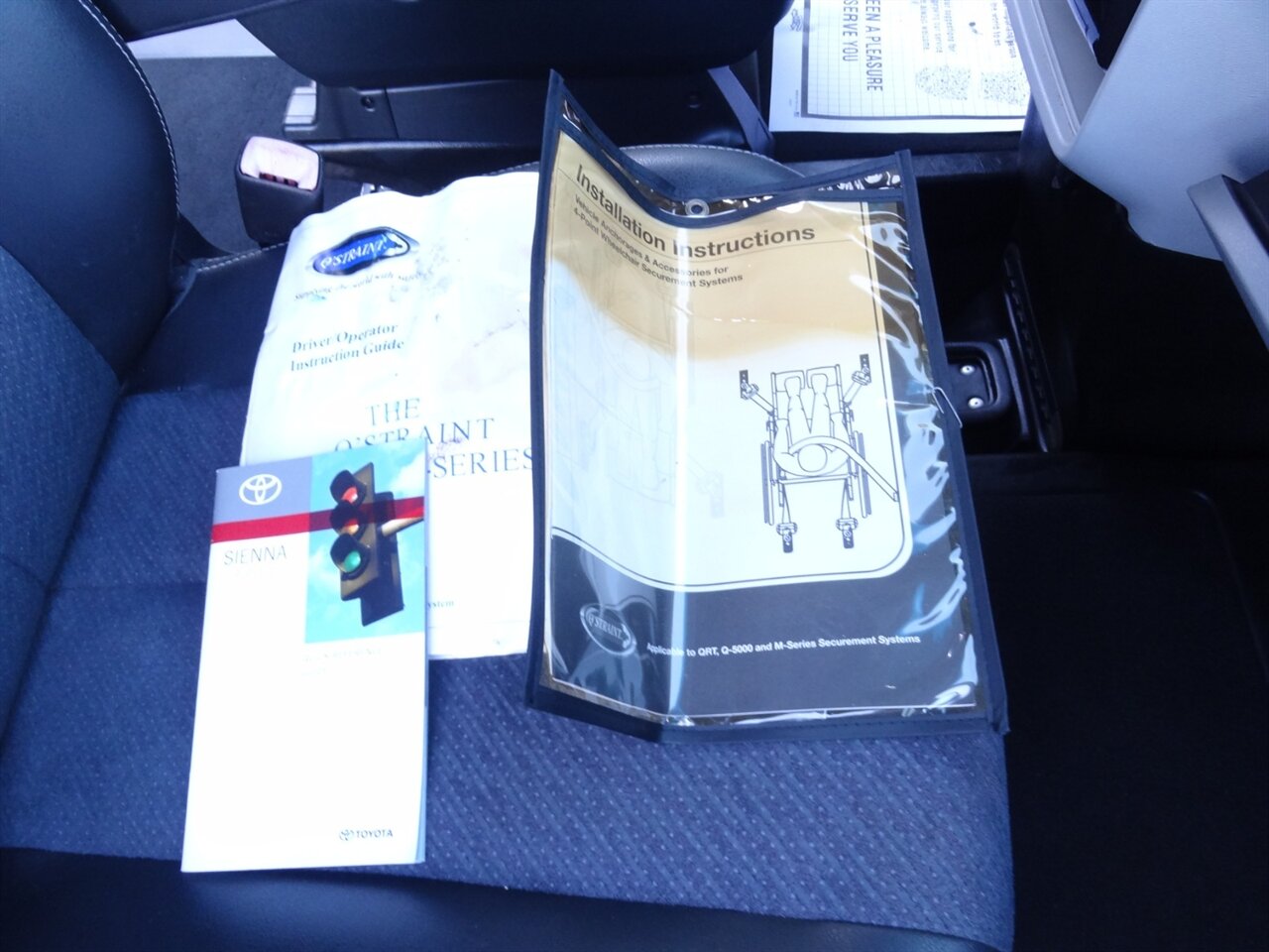 2011 Toyota Sienna SE  BraunAbility ramp van - Photo 64 - Deland, FL 32720