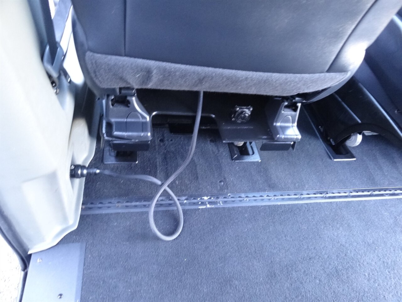 2011 Toyota Sienna SE  BraunAbility ramp van - Photo 37 - Deland, FL 32720