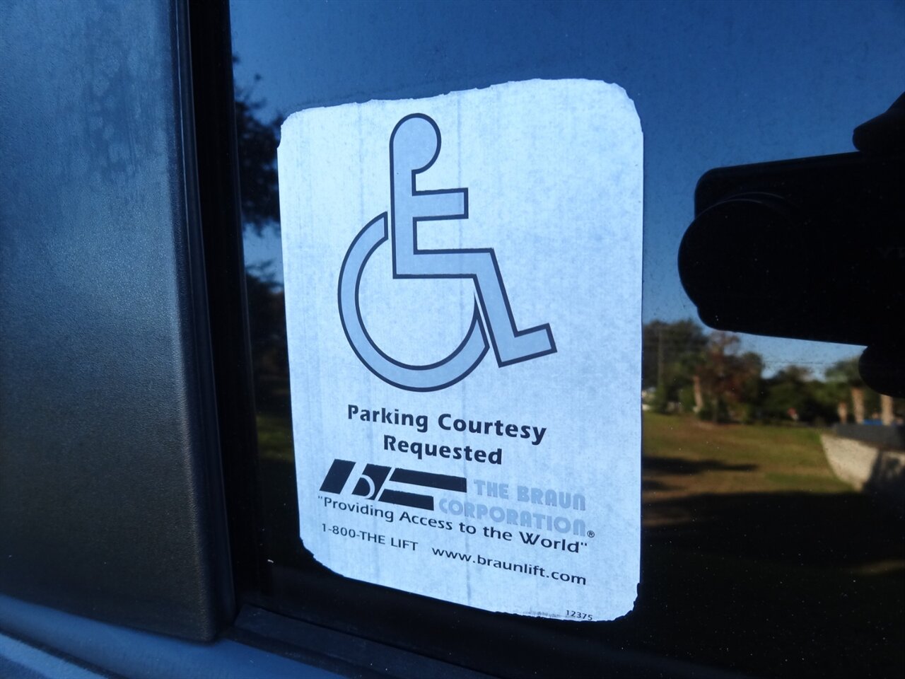 2011 Toyota Sienna SE  BraunAbility ramp van - Photo 25 - Deland, FL 32720