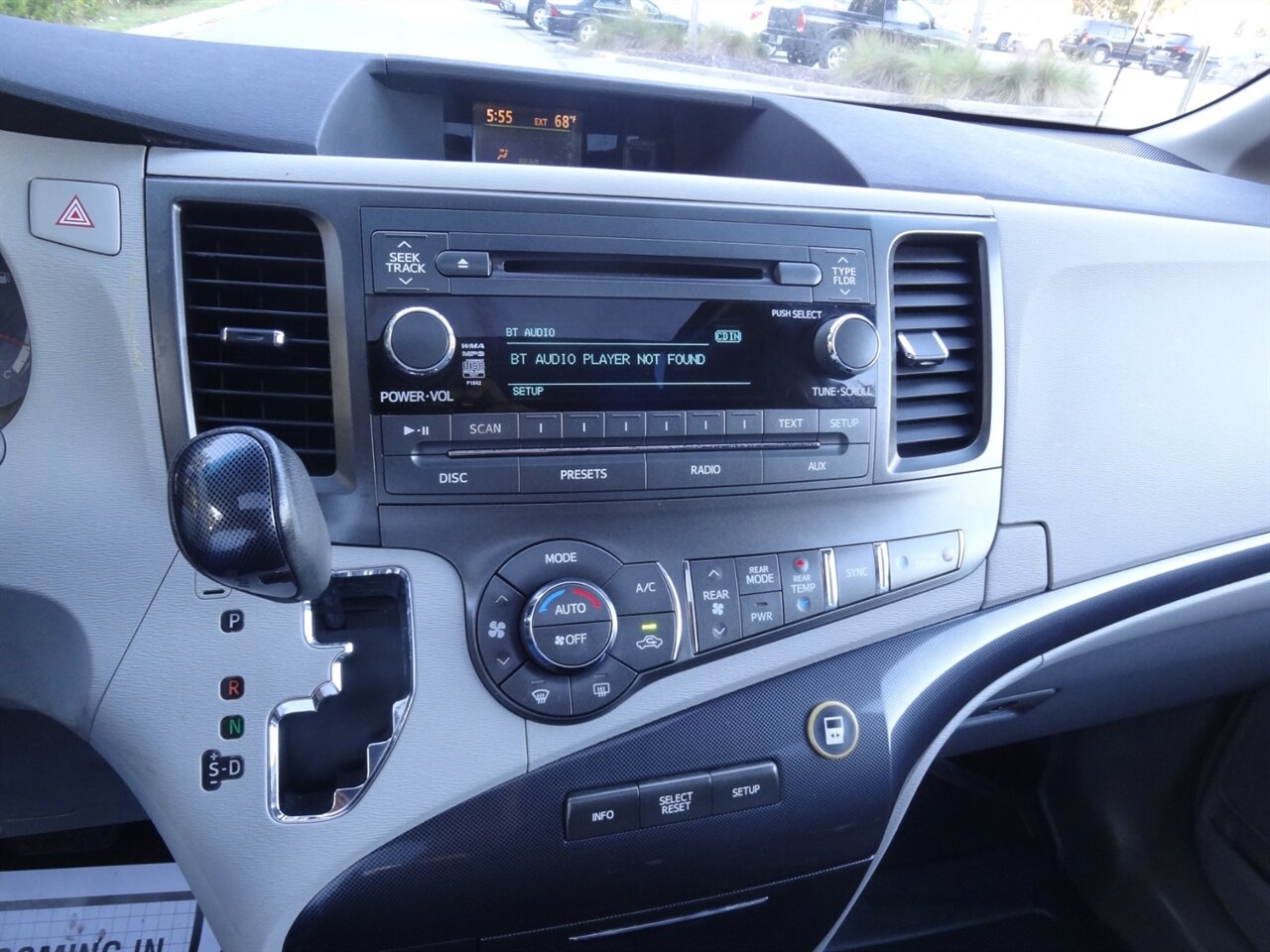 2011 Toyota Sienna SE  BraunAbility ramp van - Photo 54 - Deland, FL 32720