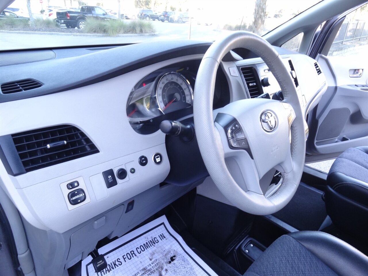 2011 Toyota Sienna SE  BraunAbility ramp van - Photo 32 - Deland, FL 32720