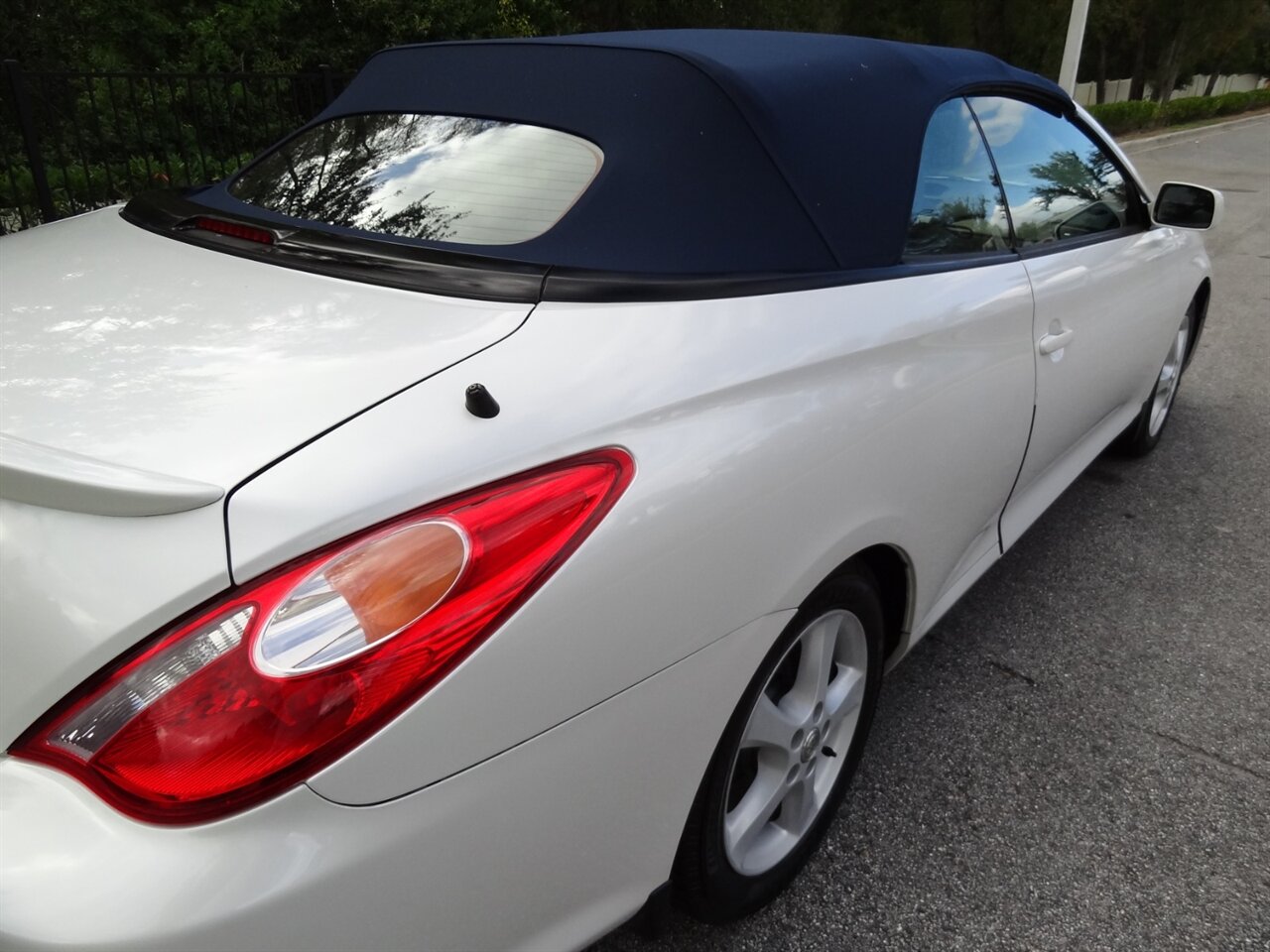 2006 Toyota Camry Solara SE V6  Convertible - Photo 19 - Deland, FL 32720