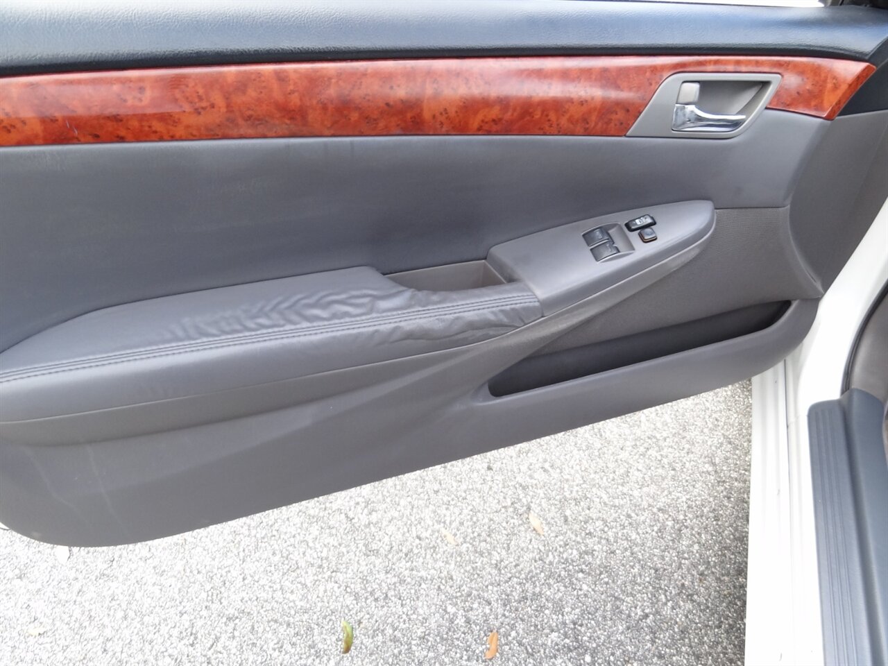 2006 Toyota Camry Solara SE V6  Convertible - Photo 37 - Deland, FL 32720